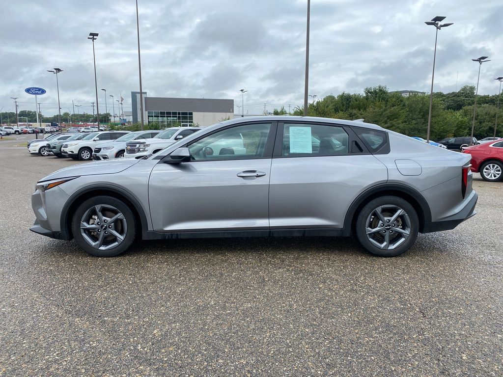 Used 2025 Kia K4 FWD image 3
