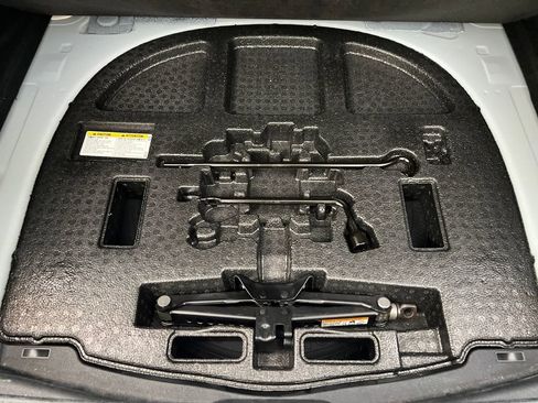 Used 2025 Toyota Camry SE image 30