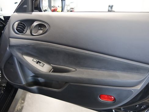 Used 2024 Nissan Z Performance w/ Floor Mat Package RWD image 33