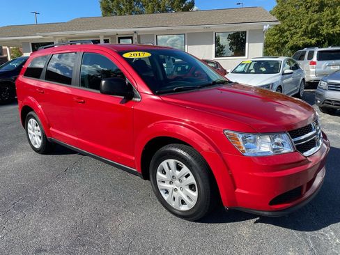Used 2017 Dodge Journey SE image 5