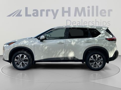 Used 2023 Nissan Rogue SV AWD/4WD image 2