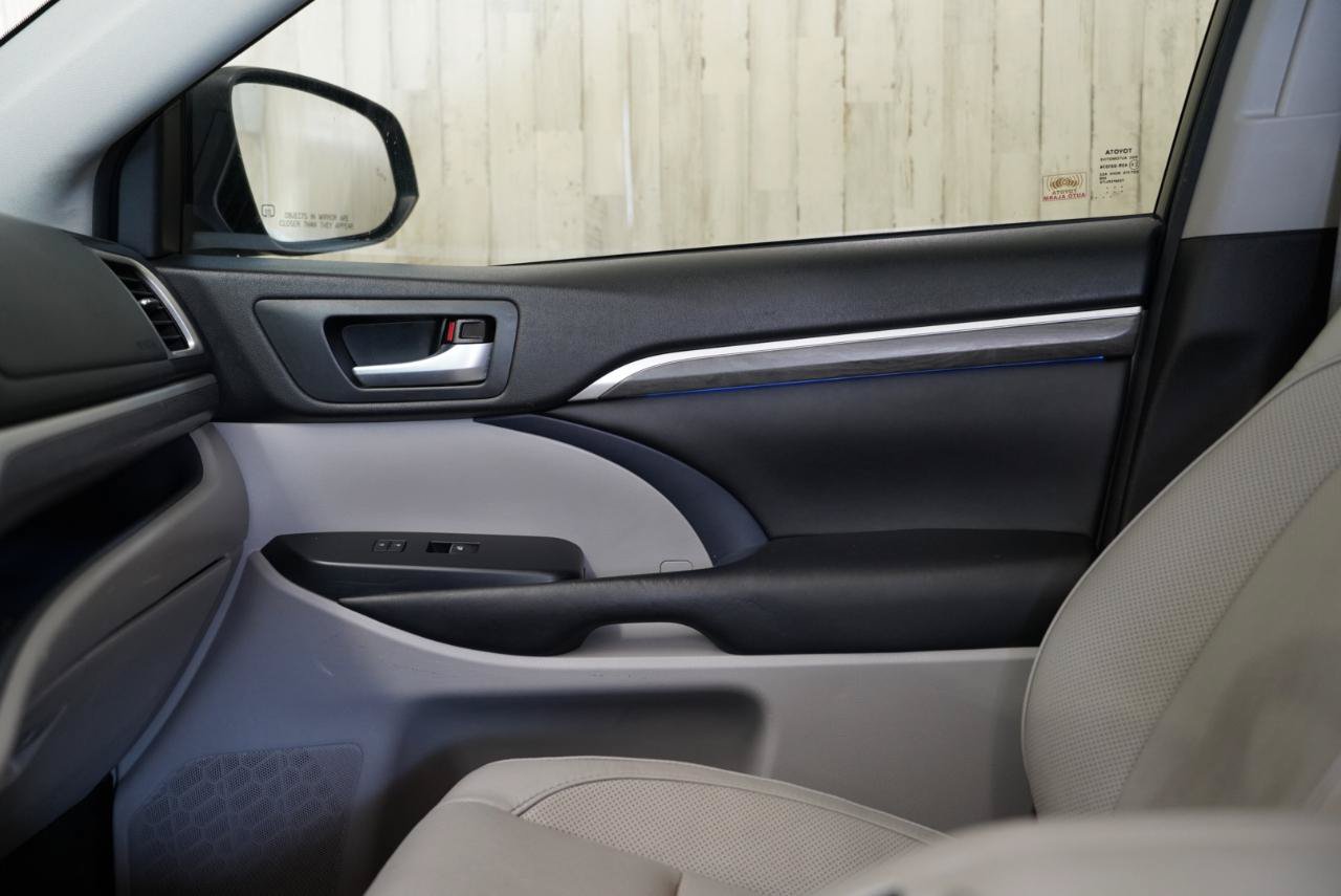 Used 2017 Toyota Highlander Limited FWD image 31