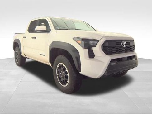 Used 2025 Toyota Tacoma TRD Off-Road image 6