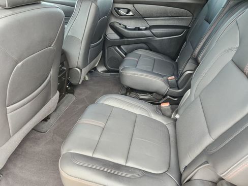 Used 2022 Chevrolet Traverse RS FWD image 28