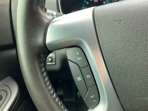 Used 2017 Chevrolet Traverse LT w/ Style and Technology Package image 15