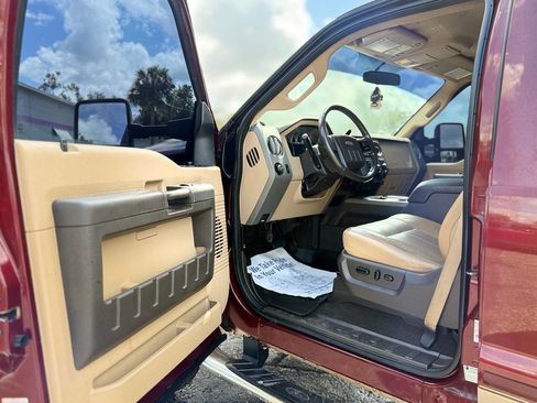 Used 2012 Ford F250 Lariat w/ Lariat Interior Pkg image 13