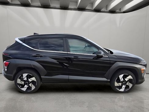 Used 2024 Hyundai Kona Limited image 6