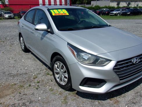 Used 2019 Hyundai Accent SE FWD image 9