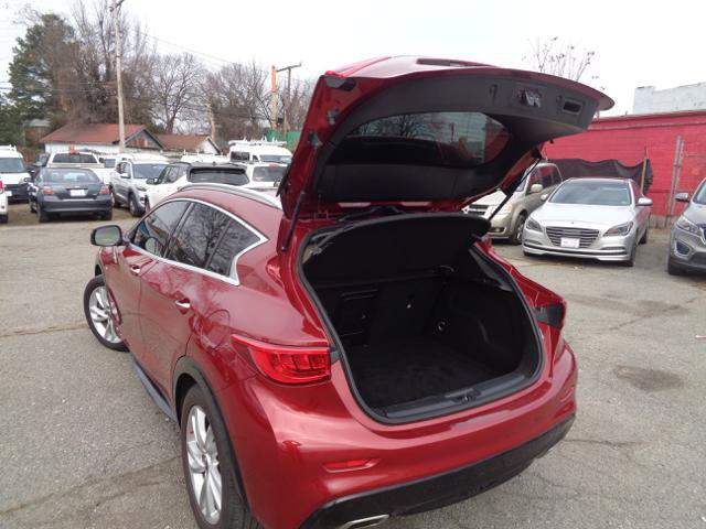 Used 2019 INFINITI QX30 FWD image 19