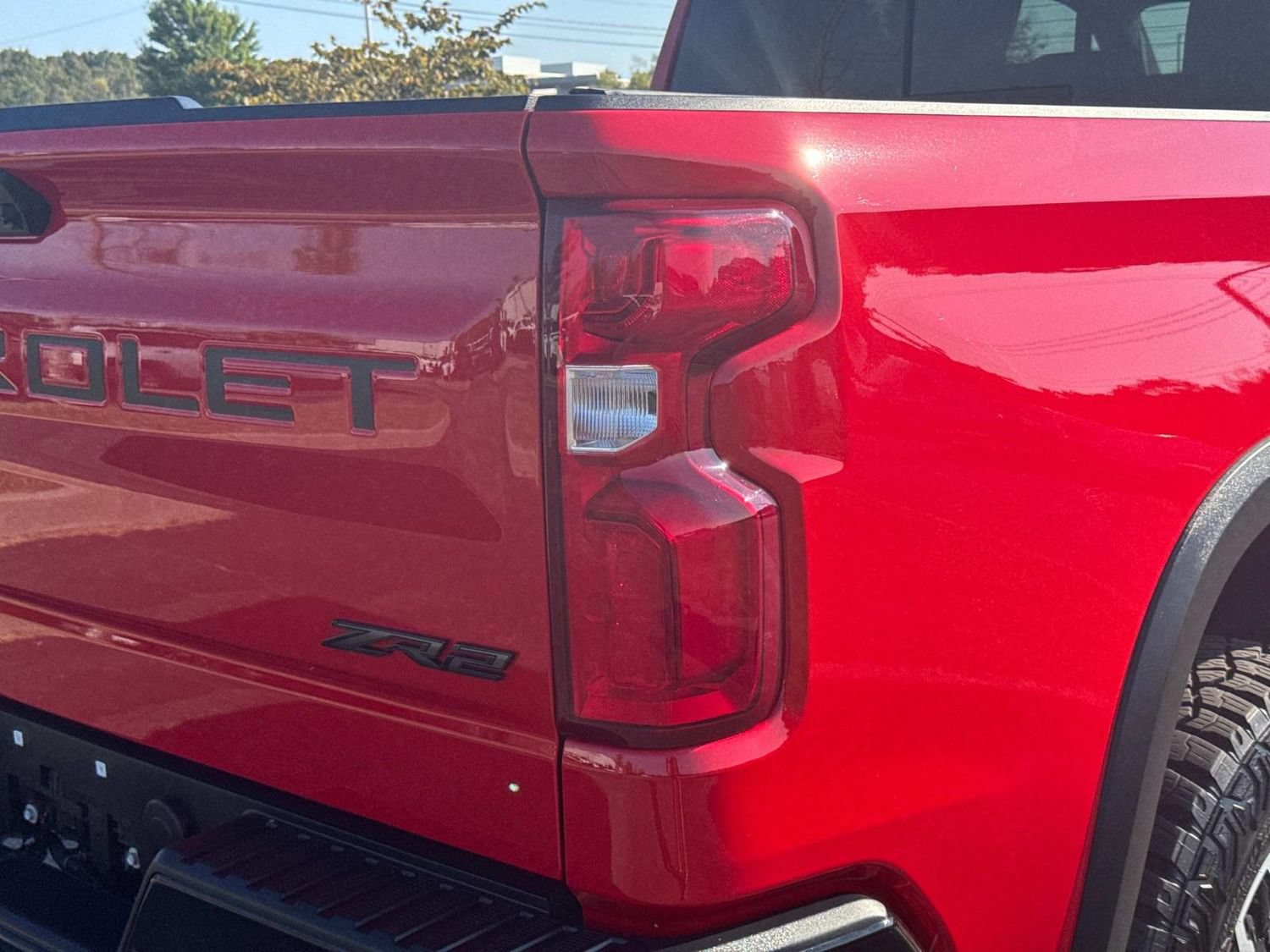 Used 2024 Chevrolet Silverado 1500 ZR2 w/ Technology Package AWD/4WD image 15