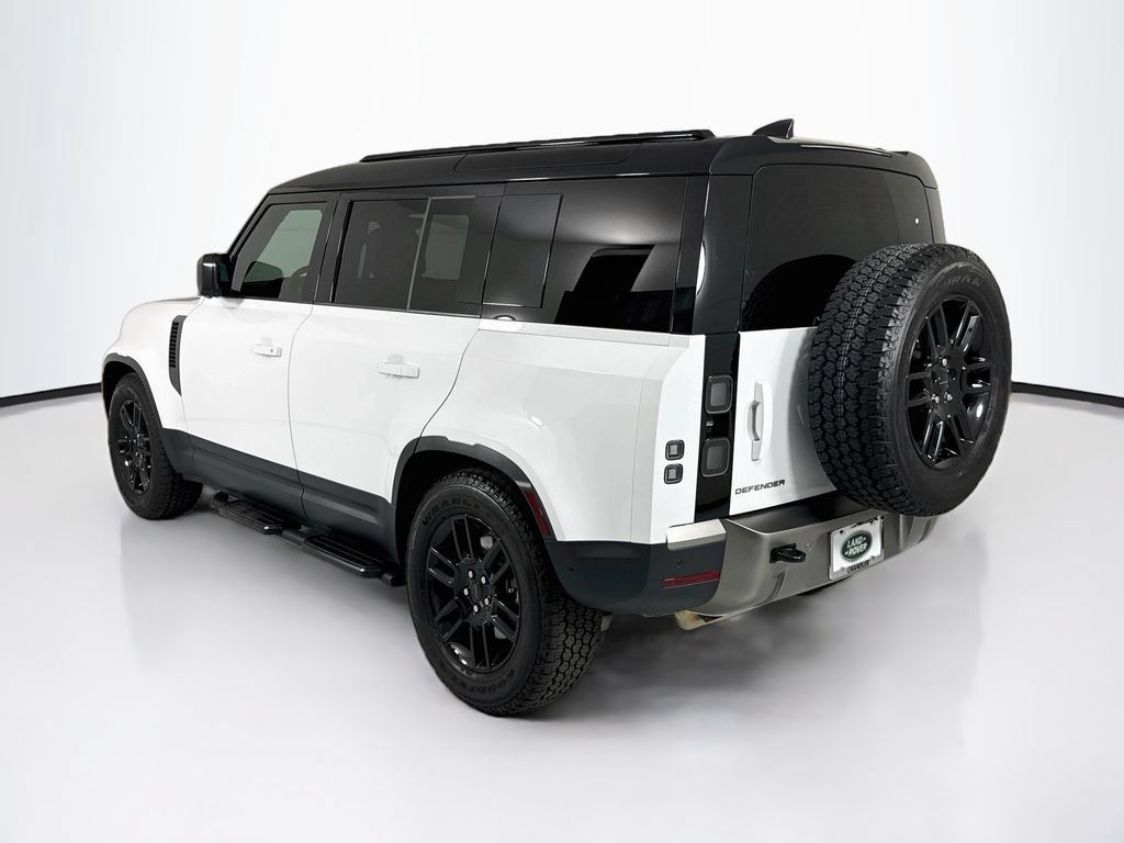Used 2026 Land Rover Defender 110 S AWD/4WD image 7