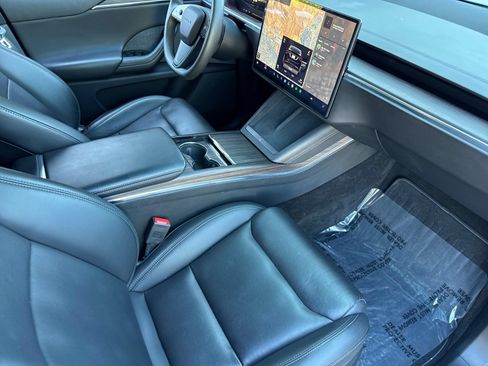 Used 2024 Tesla Model X AWD/4WD image 17