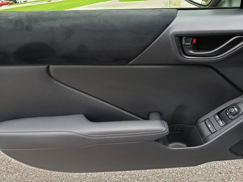 Used 2023 Toyota GR86 Premium w/ ALL Weather Mat Package (TMS) RWD image 10