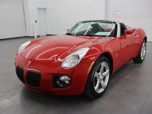 Used 2007 Pontiac Solstice GXP w/ Premium Package RWD image 41