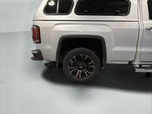 Used 2017 GMC Sierra 1500 SLT w/ SLT Premium Package AWD/4WD image 35