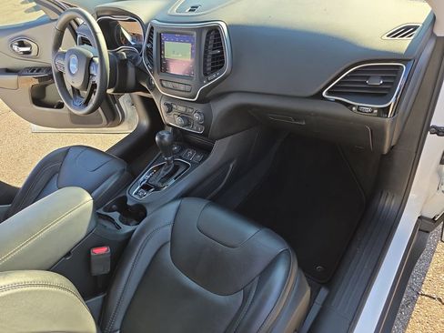 Used 2023 Jeep Cherokee Altitude Lux image 13