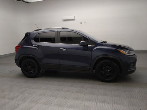 Used 2019 Chevrolet Trax LT w/ LT Convenience Package image 11