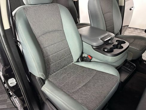 Used 2016 RAM 1500 Classic SLT image 28