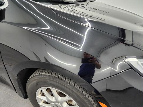 Used 2024 Chrysler Pacifica Touring-L FWD image 23