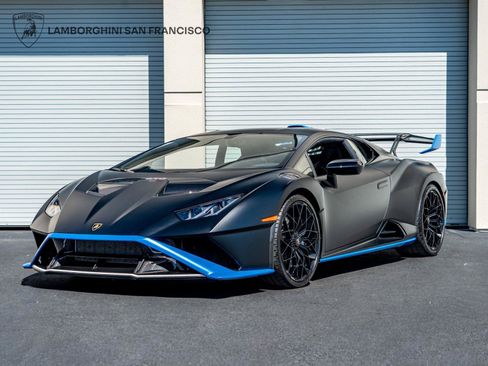 Used 2024 Lamborghini Huracan STO RWD image 4