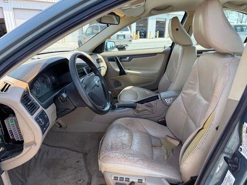 Used 2005 Volvo S60 2.5T image 2