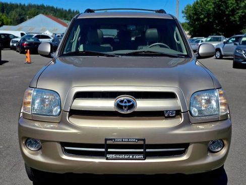 Used 2007 Toyota Sequoia SR5 AWD/4WD image 2