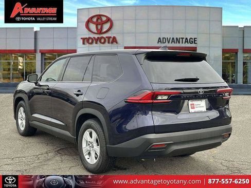 Certified 2025 Toyota Grand Highlander AWD image 10
