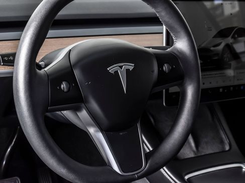 Used 2023 Tesla Model Y Long Range AWD/4WD image 16
