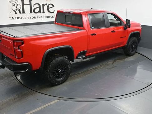 New 2026 Chevrolet Silverado 2500 ZR2 w/ LPO, Dark Essentials Package image 18