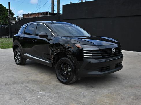 Used 2025 Nissan Kicks SV FWD image 2