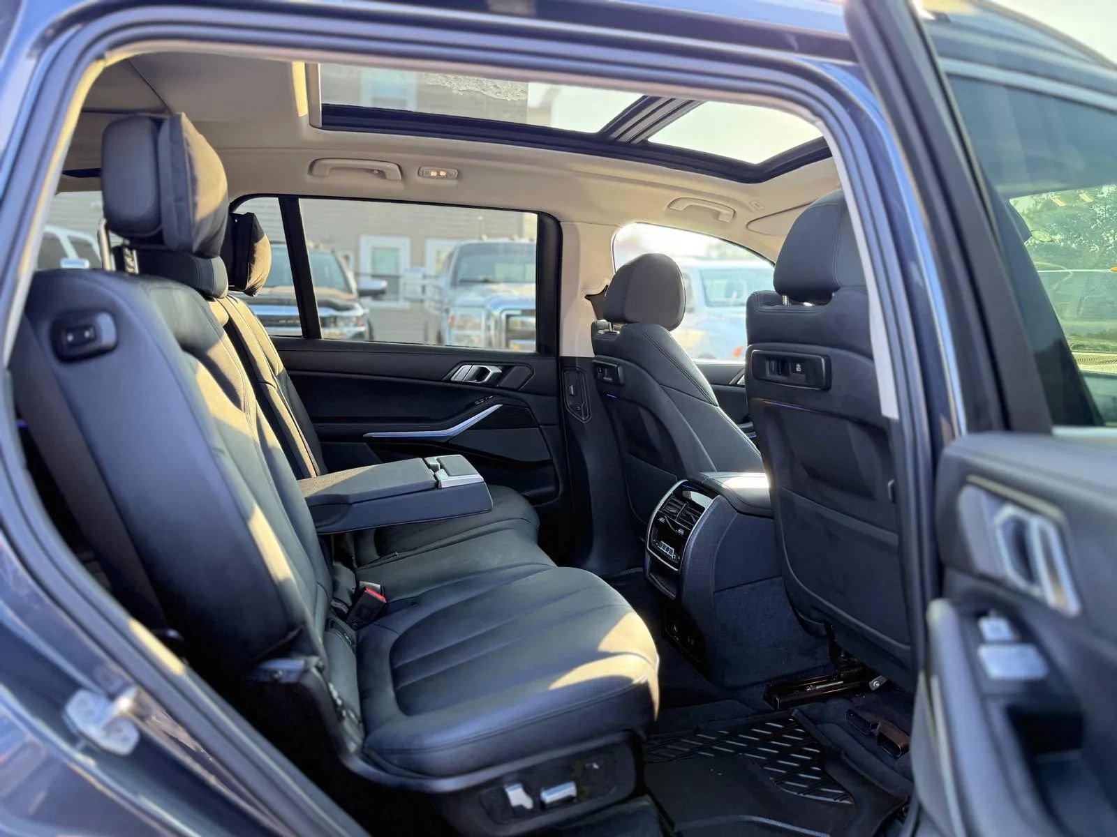 Used 2020 BMW X7 xDrive40i w/ Executive Package AWD/4WD image 11