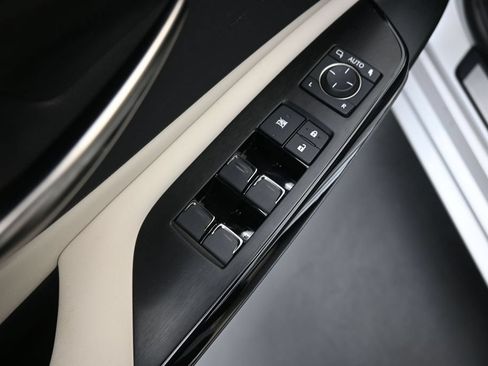 Used 2024 Lexus ES 350 w/ Premium Package FWD image 13