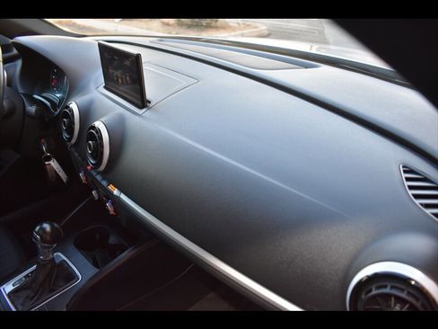 Used 2016 Audi A3 1.8T Premium image 37