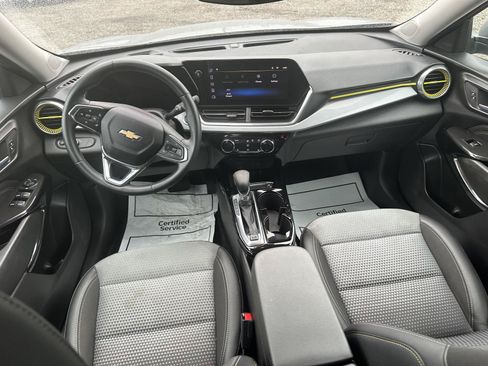 Used 2024 Chevrolet Trax LT w/ LT Convenience Package FWD image 20