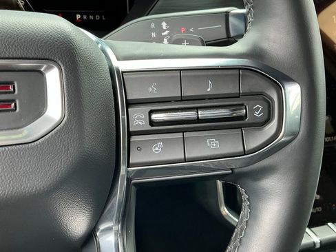 Certified 2025 GMC Acadia Elevation image 34