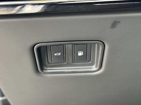 Used 2025 Land Rover Range Rover Sport Dynamic SE image 20