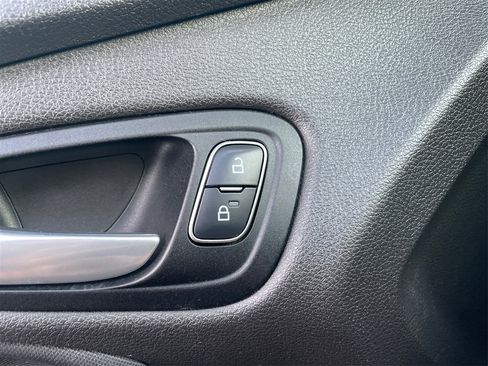 Used 2018 Ford Focus SEL image 54