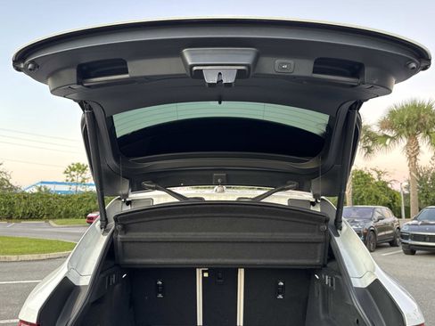 Used 2023 Jaguar F-PACE R-Dynamic S image 12