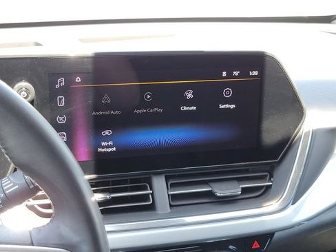 Used 2025 Chevrolet Trax LT w/ LT Convenience Package FWD image 18
