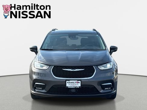 Used 2022 Chrysler Pacifica Touring-L image 6