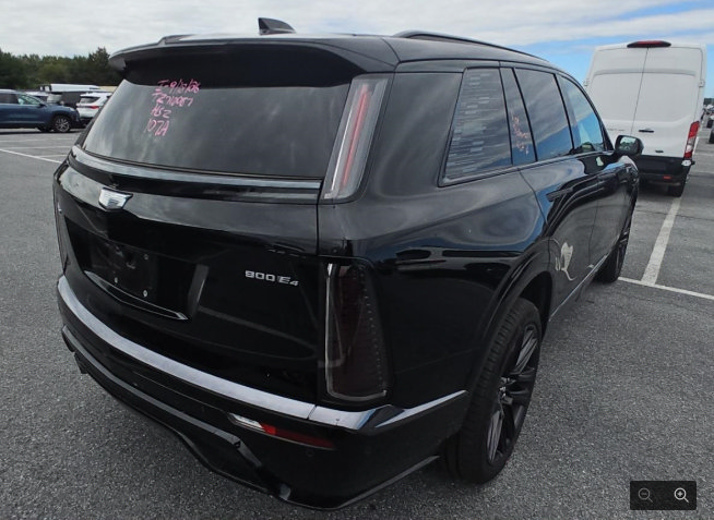 Used 2026 Cadillac Vistiq Platinum AWD/4WD image 4