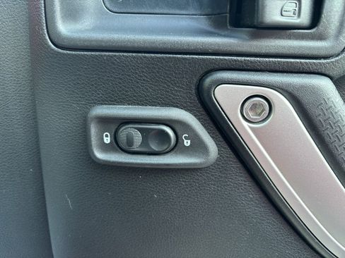 Used 2018 Jeep Wrangler Unlimited Rubicon w/ Connectivity Group image 28