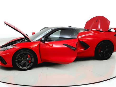 Used 2021 Chevrolet Corvette Stingray Premium Conv w/ Z51 Performance Package RWD image 11