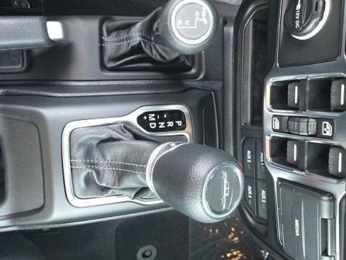 New 2025 Jeep Gladiator Sport image 11