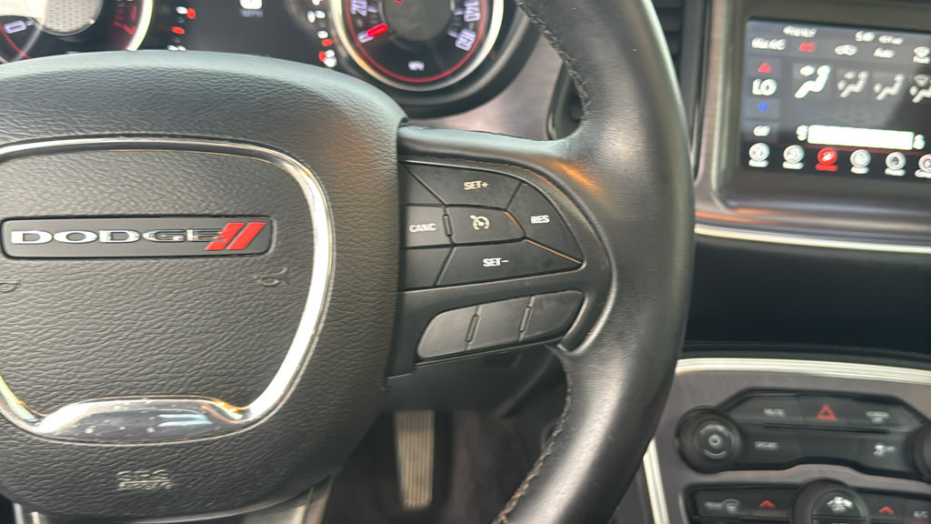Used 2018 Dodge Challenger SXT RWD image 21