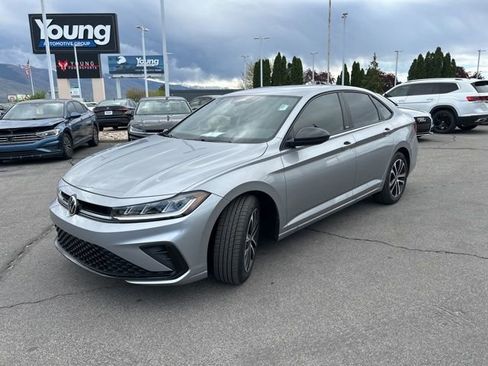 Used 2026 Volkswagen Jetta Sport image 8