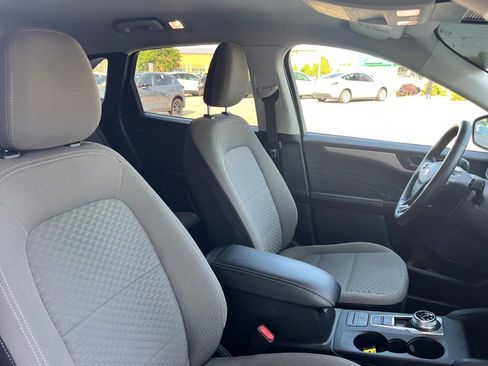 Used 2022 Ford Escape SE w/ Cold Weather Package FWD image 17