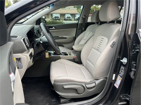 Used 2018 Kia Sportage LX AWD/4WD image 14