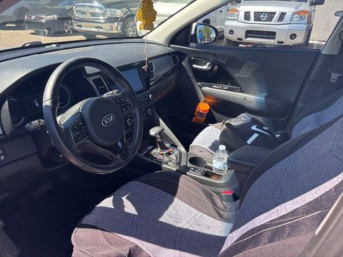 Used 2018 Kia Niro Touring image 25