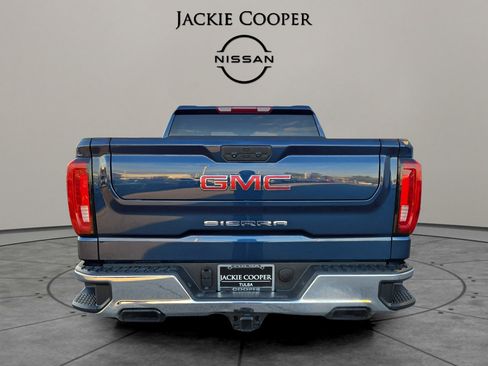 Used 2022 GMC Sierra 1500 SLT w/ SLT Convenience Package image 4